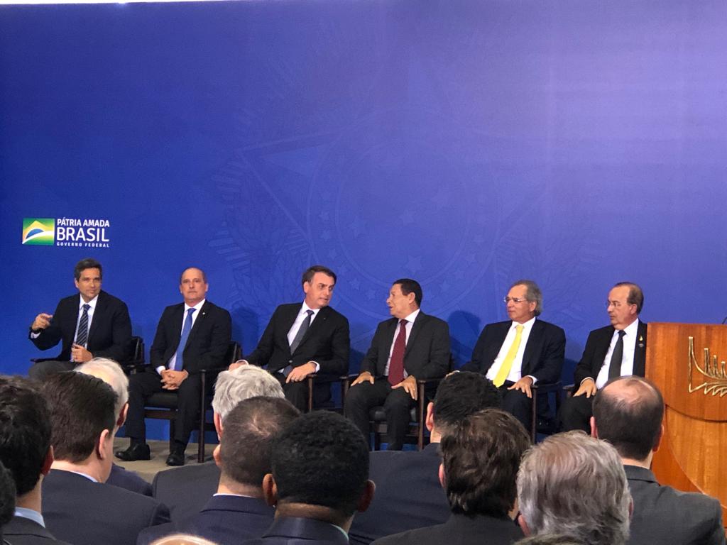 Sancionada lei que cria Empresa Simples de Crédito