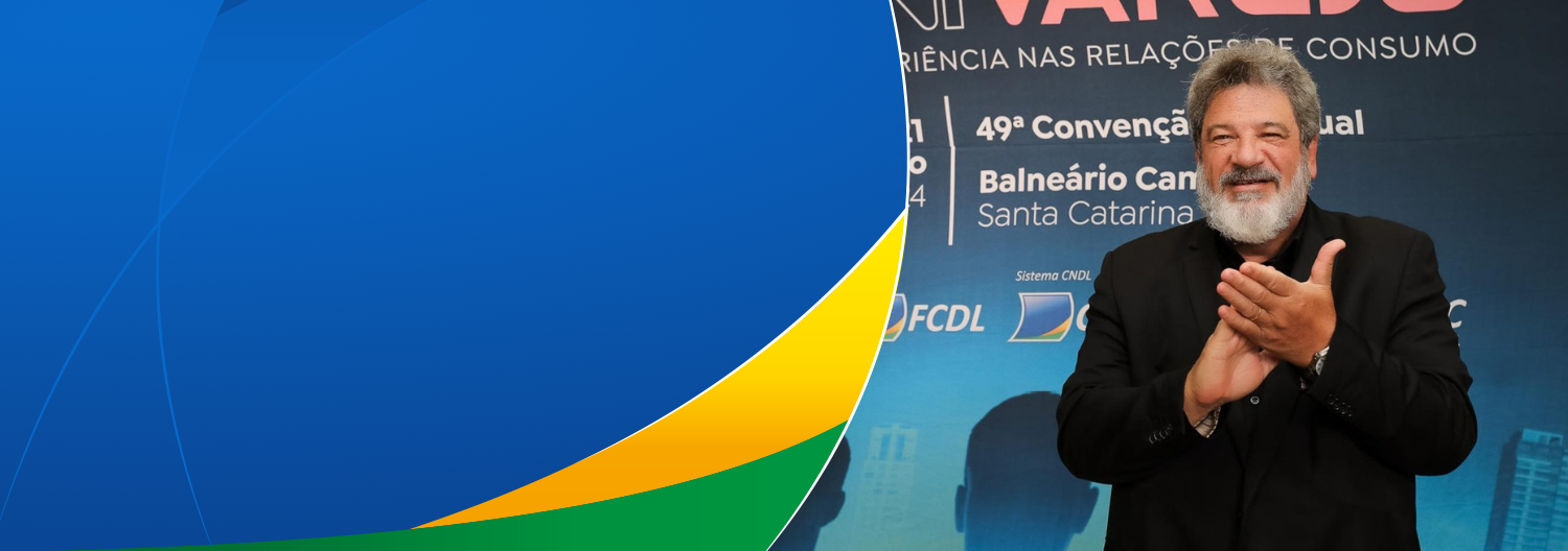 Mario Sérgio Cortella palestra sobre as mudanças velozes no mundo moderno