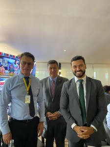 Presidente da CNDL, José César da Costa, Senador Carlos Viana (Podemos/MG) e Deputado Samuel Viana (Rep/MG)